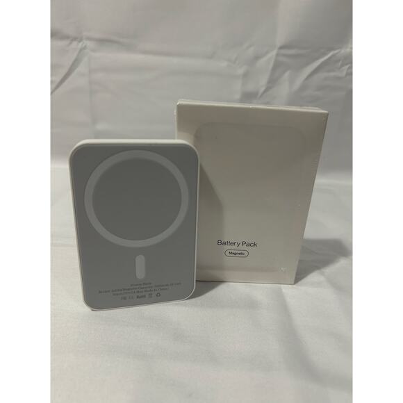 Wireless Portable Magnetic Charger Compatible for iPhone magsafe - Picture 1 of 4